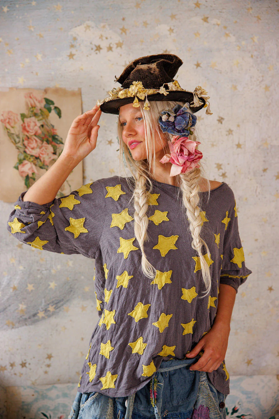 Magnolia Pearl "Star Appliqué Viggo T" Top 2328