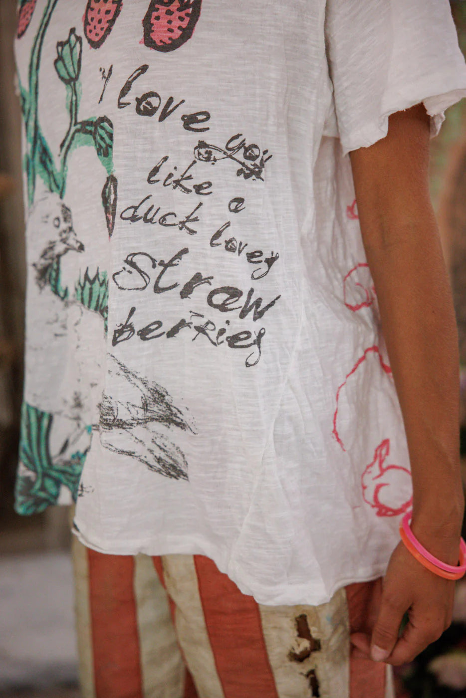 Magnolia Pearl "Ducks Love Strawberries T" Top 2756