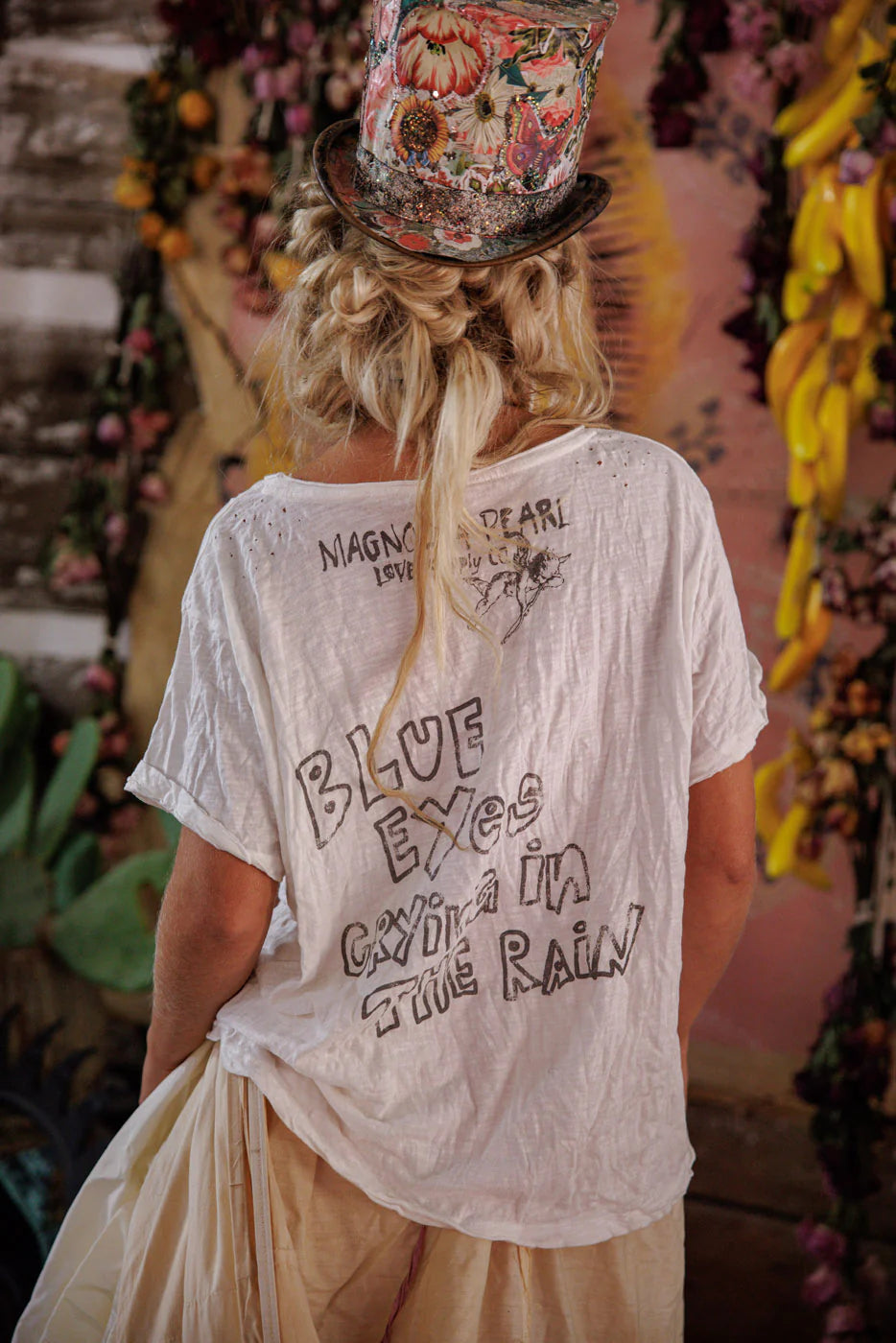 Magnolia Pearl "Blue Eyes Willie Tee" Top 2846
